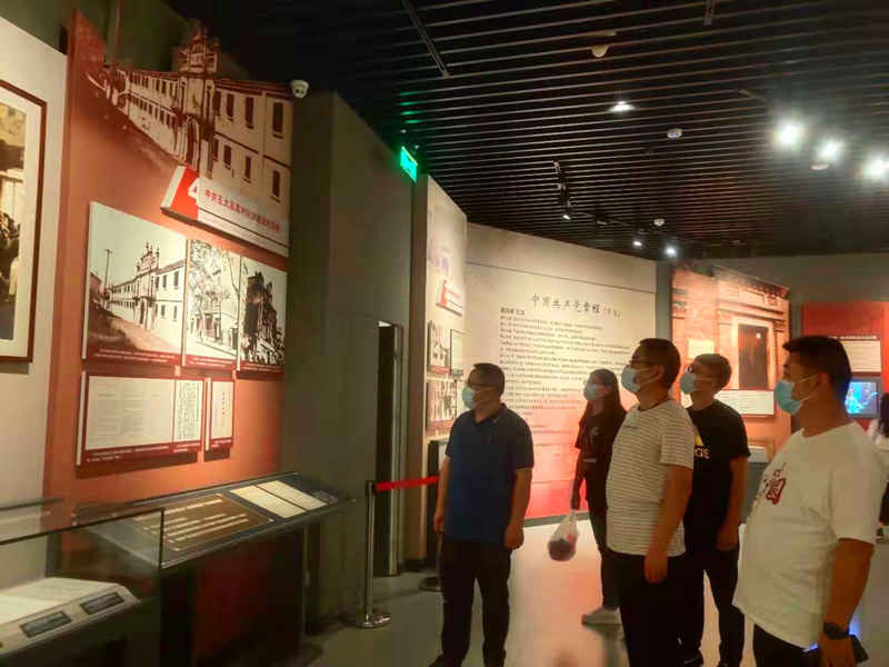 仙桃公司开展“追寻红色足记、强化党性修养”红色教育活动图2.png
