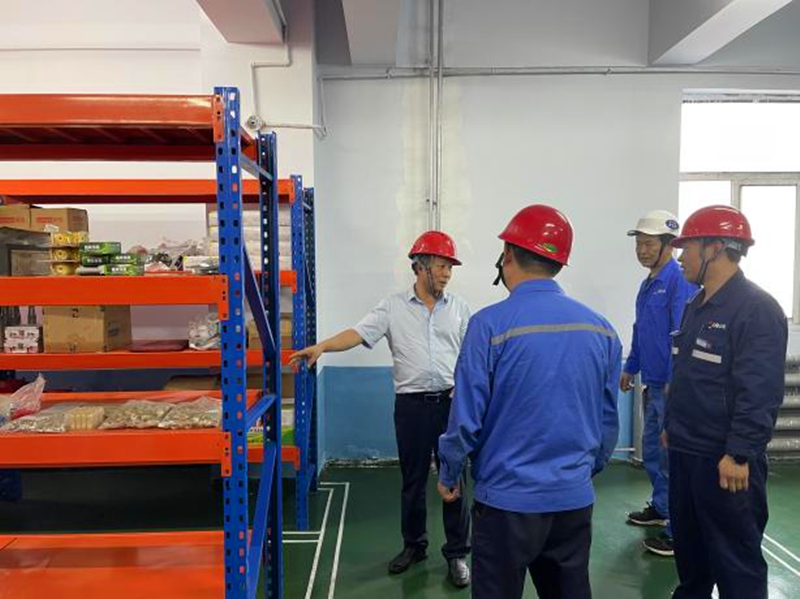 选煤公司开展国庆节一线慰问活动-配图2.png