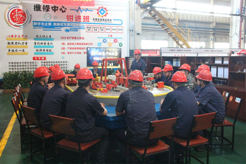 咸阳公司观摩神南产业公司标杆班组班前会-2.png