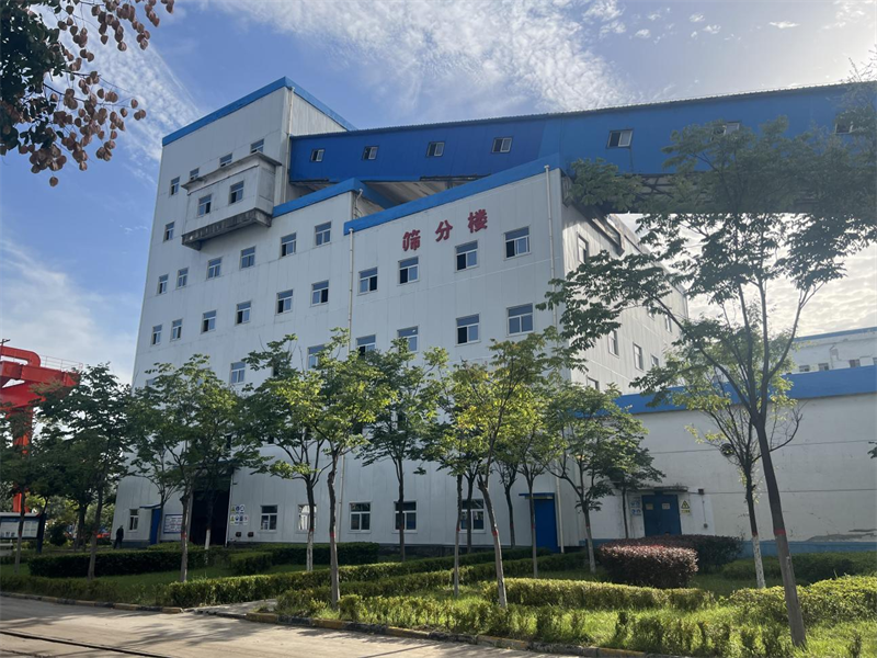 厂区穿“新衣”换新颜,选煤公司小庄选煤厂刷出靓丽风景线-2.png 厂区穿“新衣”换新颜,选煤公司小庄选煤厂刷出靓丽风景线-2.png
