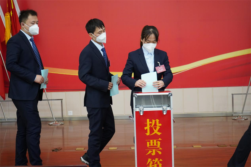 神木分公司：台上讲 台下评 述职述廉亮“答卷”1.png