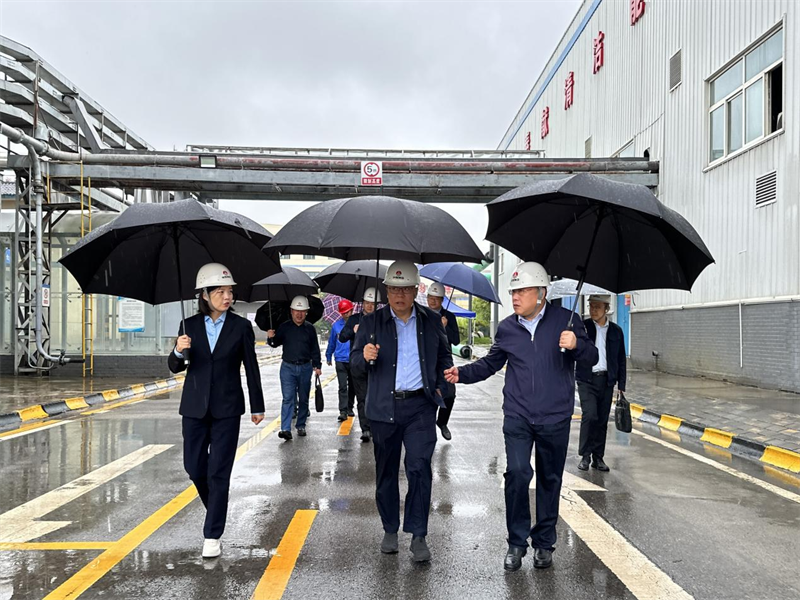 陕煤集团安全督查组到新型能源公司开展第三季度安全生产及消防安全大检查1.png